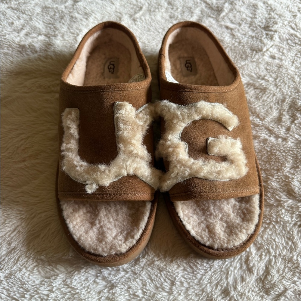 UGG Women's Brown Slippers with Cream Logo